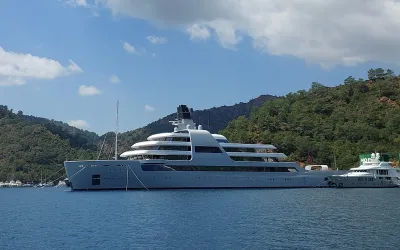 Solaris (140m, Lloyd Werft 2021)